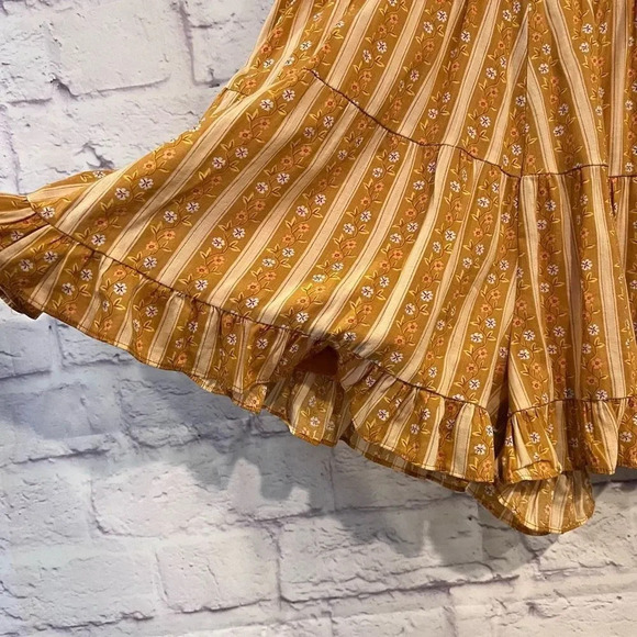Urban Outfitters Prairie Tiered Ruffle Short Orange Multi Womens Shorts Size Sma - Picture 5 of 9